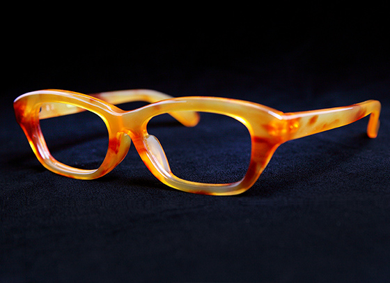 ヒルトン梅田店】なぜ今べっ甲フレームが再注目されるのか?そしてベっ