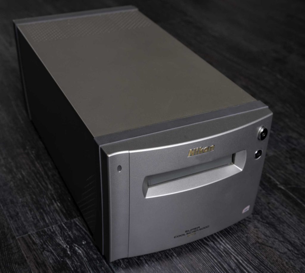 Slide scanning equipment - handled by experts - Digitized Memories