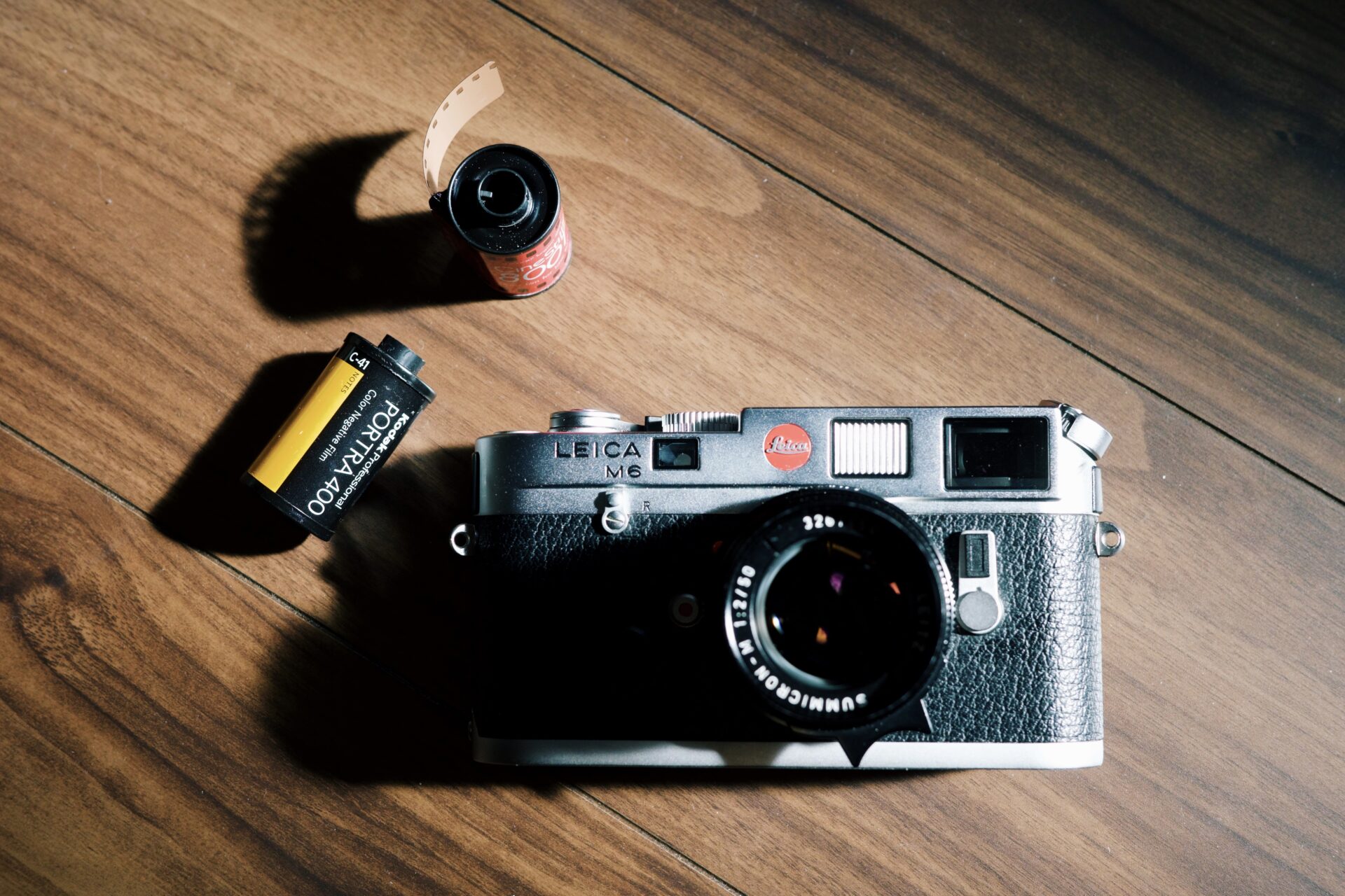 2024年版】フォトグラファーも愛用！おすすめフィルムカメラ。全10社の