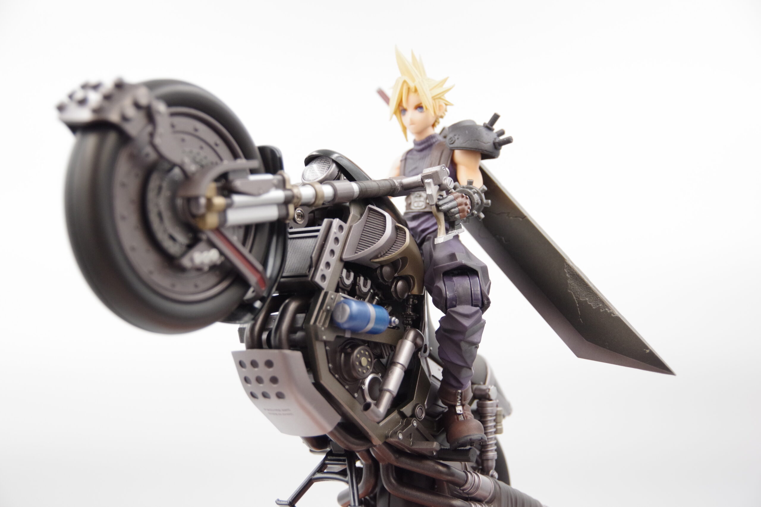 ファイナルファンタジーVII BRING ARTS クラウド・ストライフ