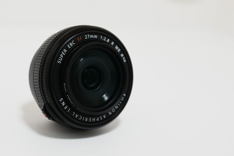 FUJIFILM XF27mm F2.8 R WRをレビュー！ミラーレスをコンデジにする