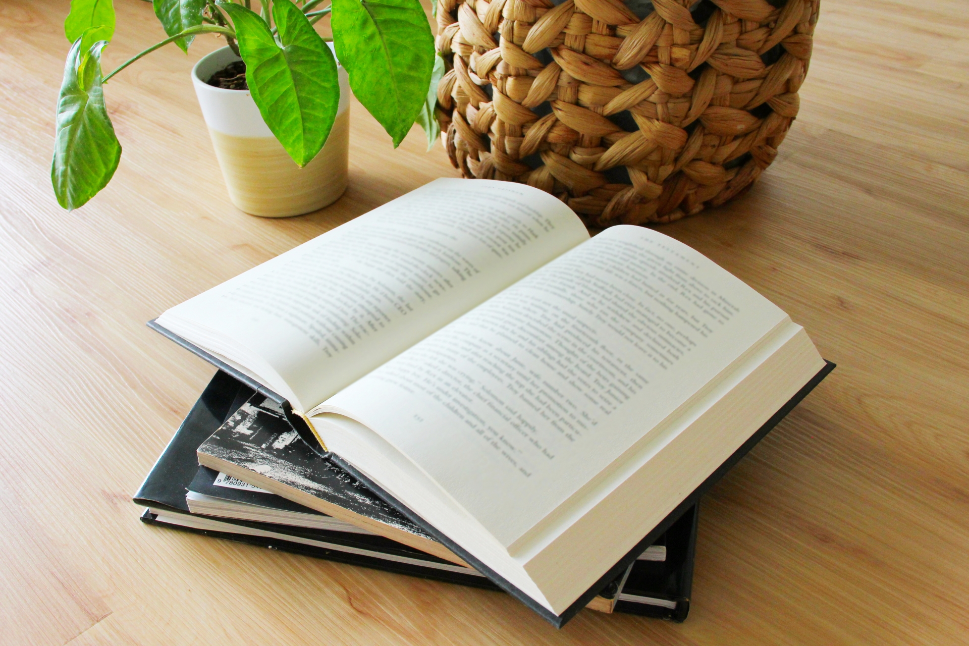 オシャレなインテリア洋書が手に入るお店を厳選して紹介します！