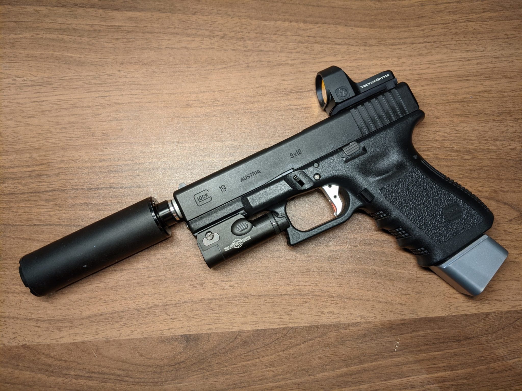 プチカスタム】東京マルイG19を14mm逆ねじ仕様に～ | おのまとぺの