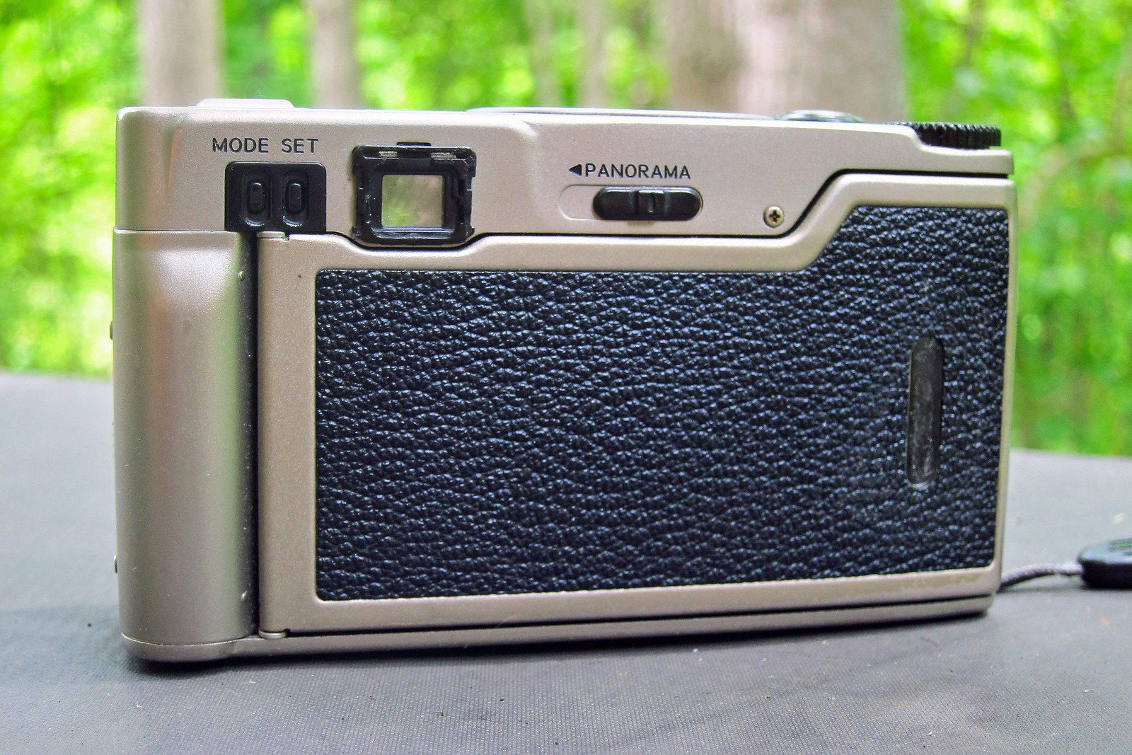 Nikon 35Ti - Down the Road