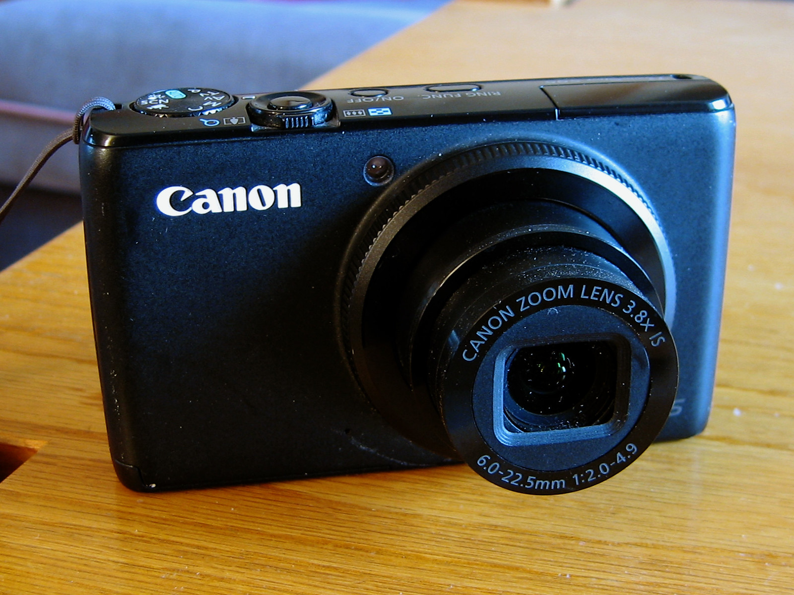 Canon PowerShot S95 - Down the Road