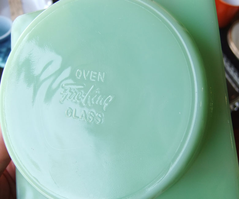 Fire-king 大小の美しいアッシュトレイ（灰皿）が入荷 | マメチコ