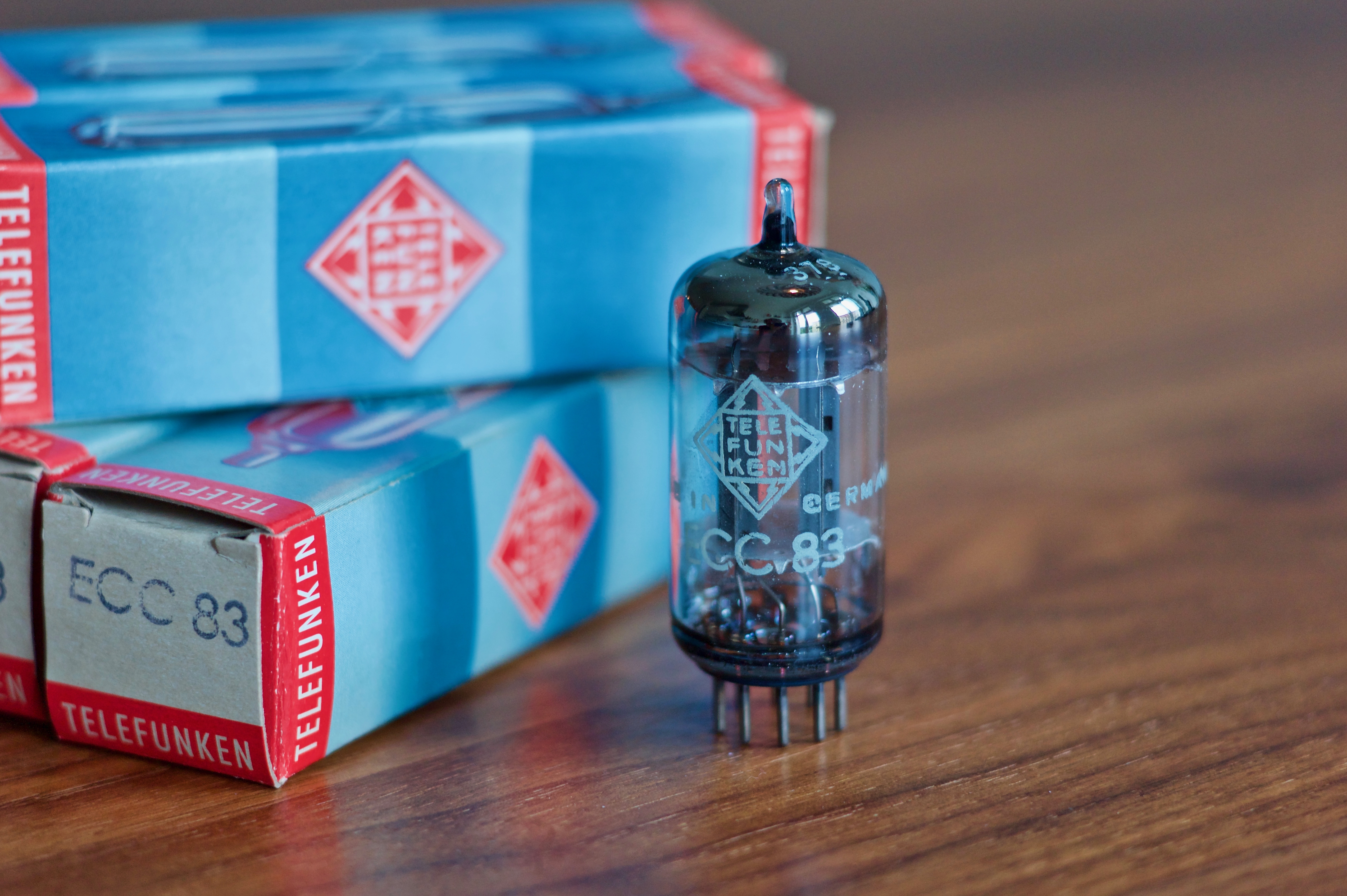 Introducing a Legend, Telefunken ECC83 Smooth Plates – Medialux