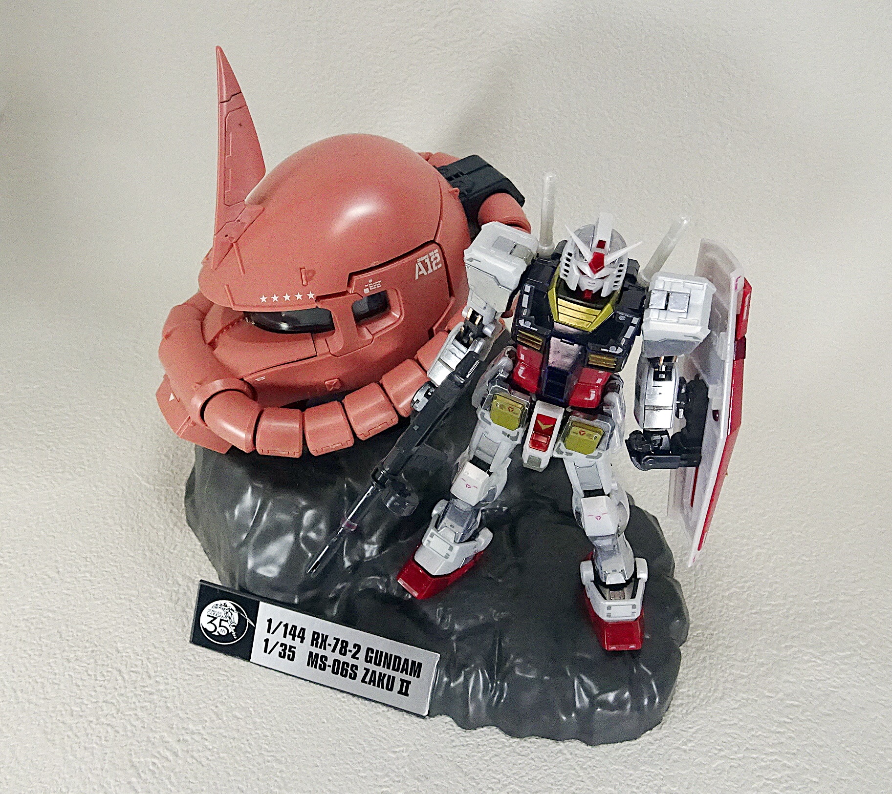 プレミアムバンダイ 機動戦士ガンダム35周年 1/144 RG RX-78ガンダム