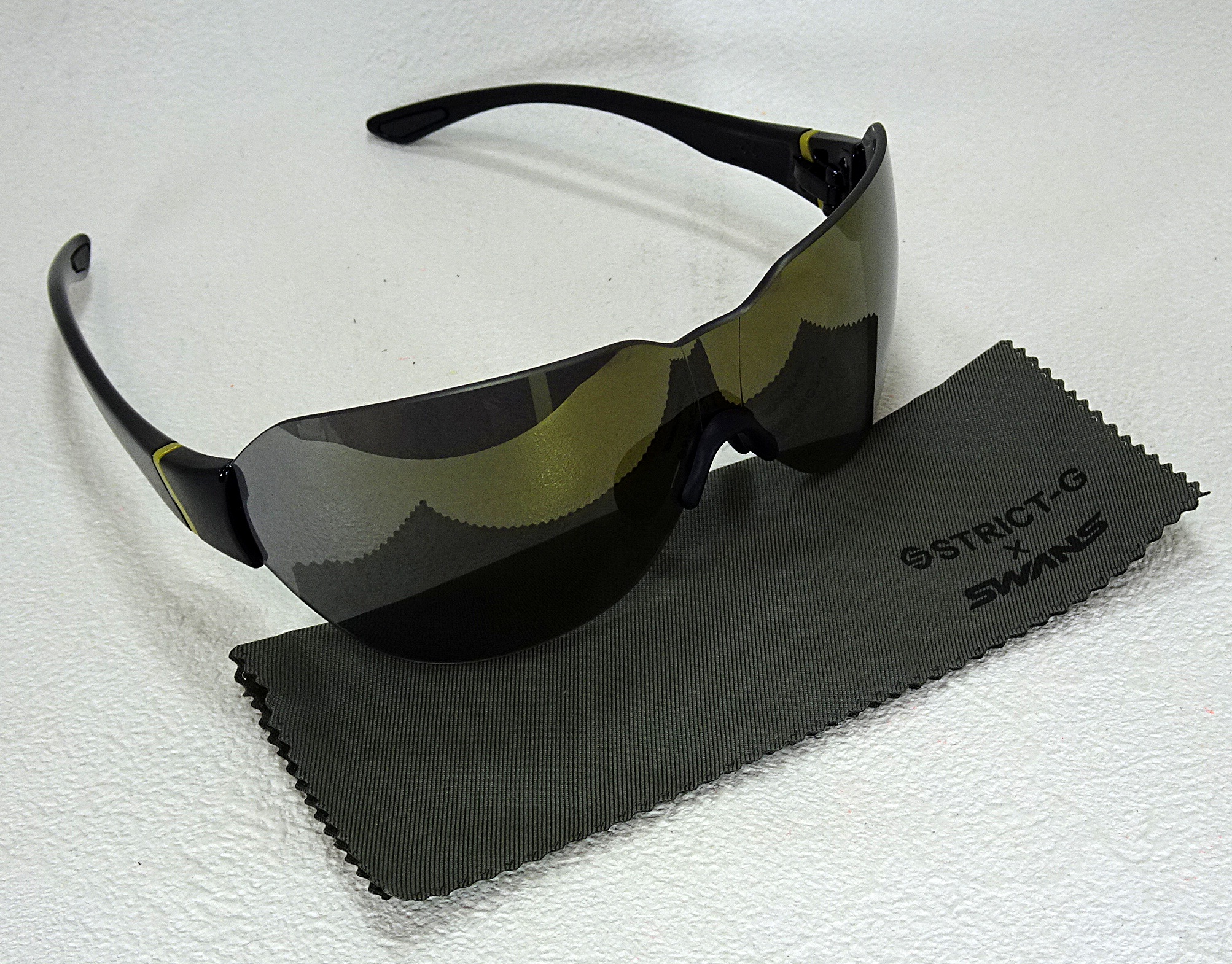 SWANS×STRICT-G サングラス クワトロ・バジーナモデル | ガンダム中心