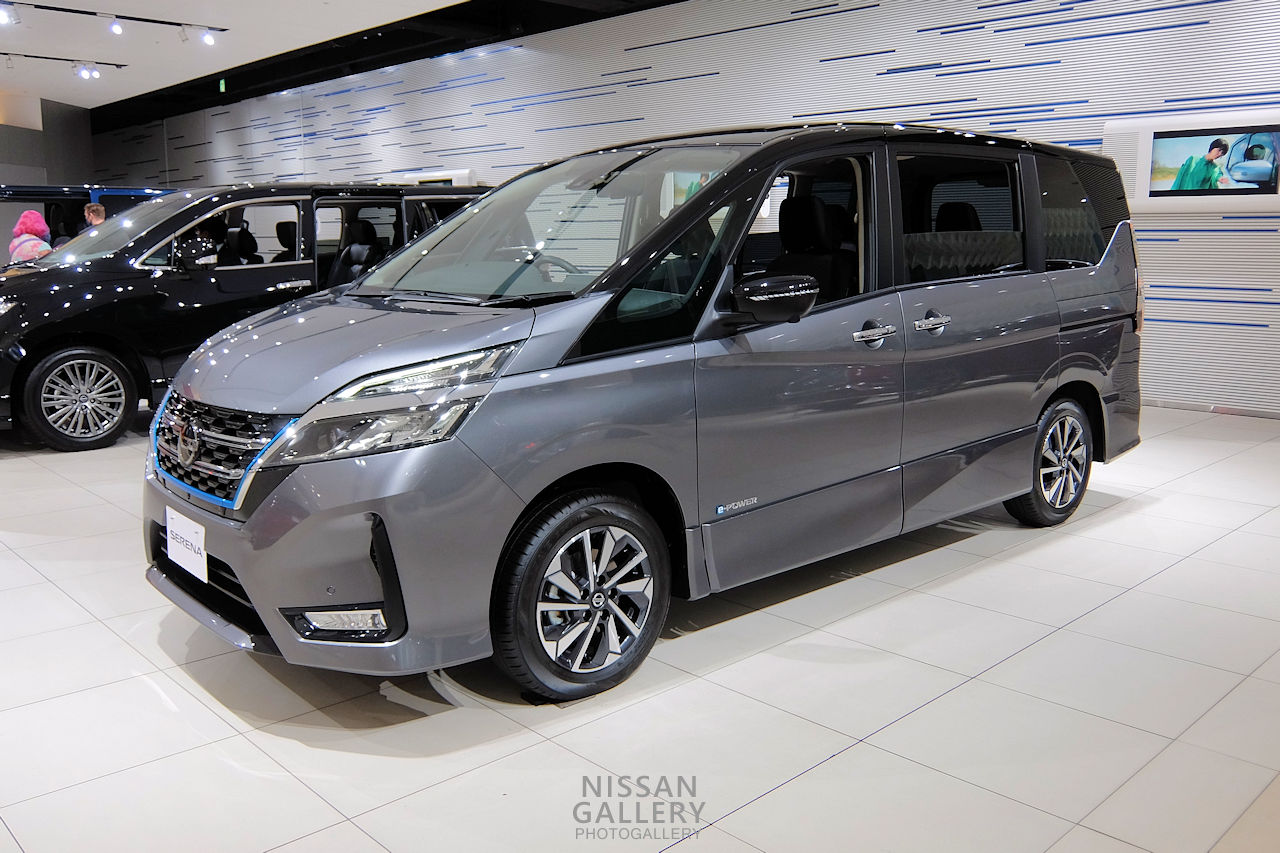 日産セレナ(C27型)最後の展示 | 日産ギャラリーフォトギャラリー