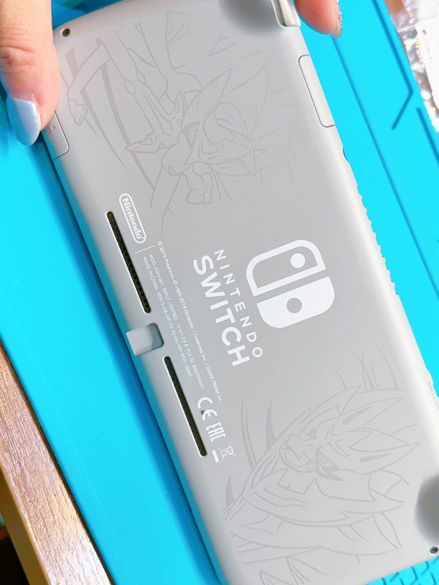 赤池店】Nintendo Switch Lite ザシアン・ザマゼンタの左スティック