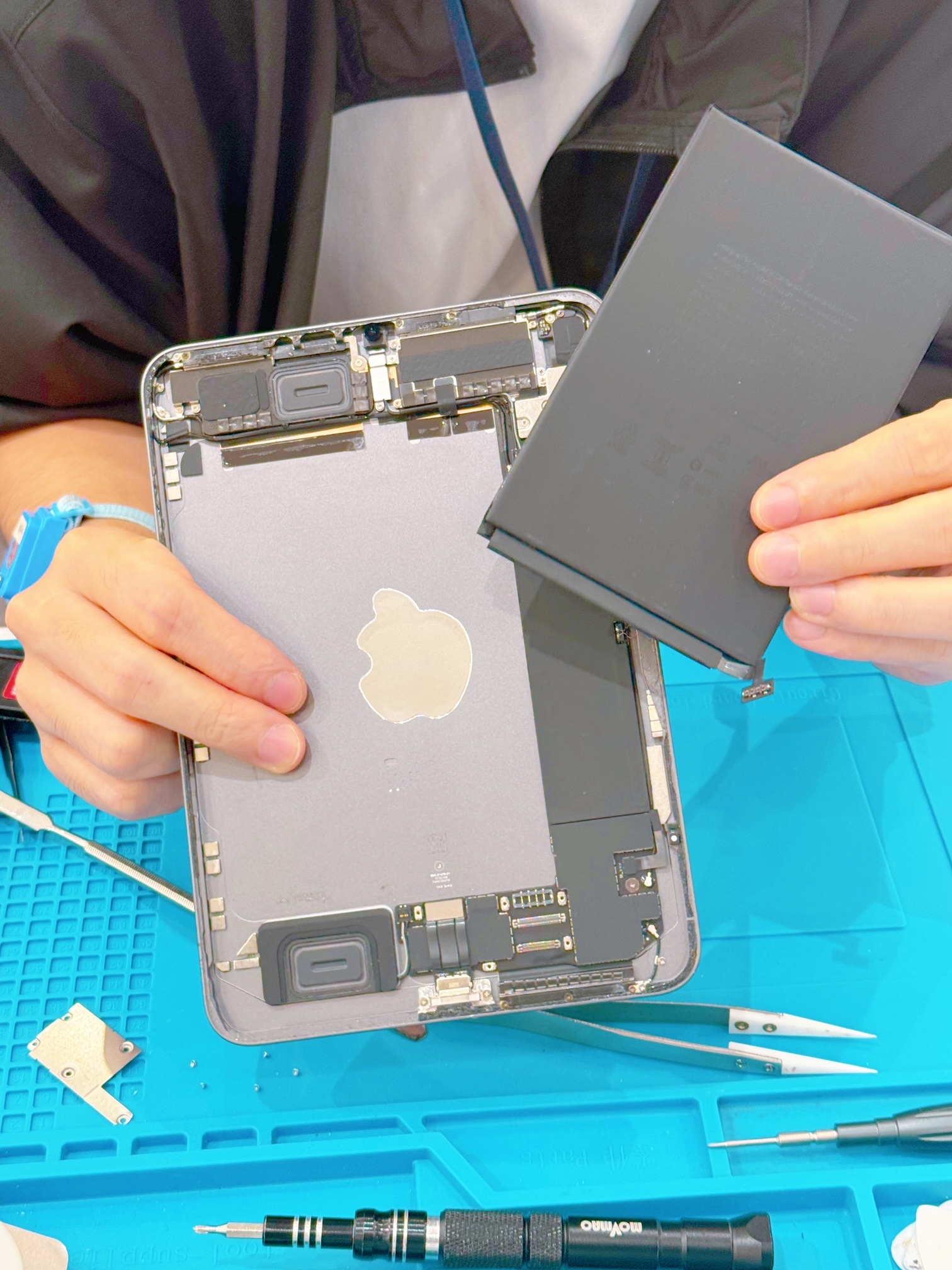 赤池店】iPad mini (第6世代)のバッテリー交換【豊田市西町よりお越し