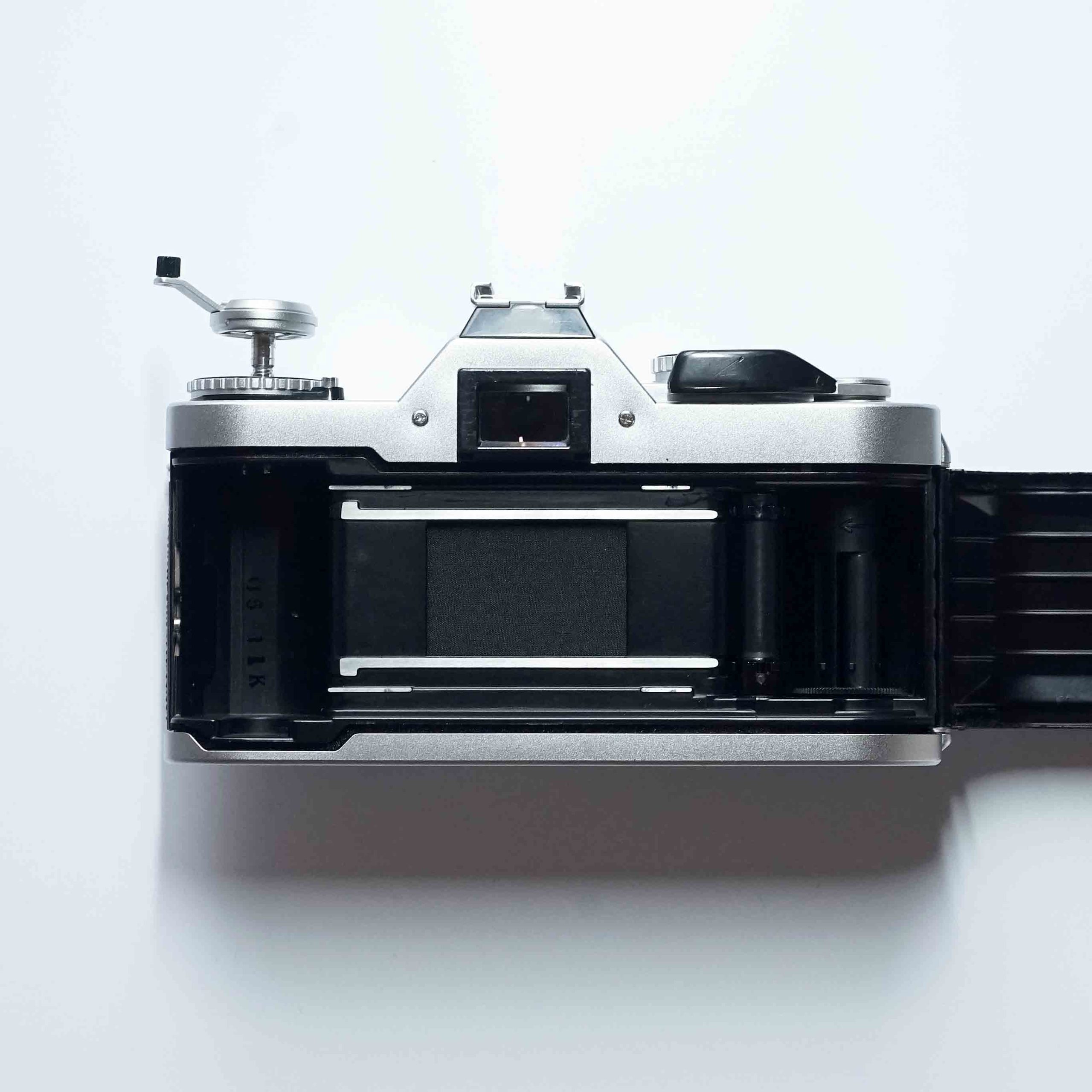 CANON AV-1 ¥9,800（中古 フィルムカメラ 35mm 一眼レフカメラ