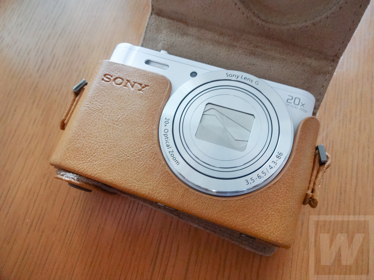 Sony WX350の純正オプションケースは質感も良くていいかんじ