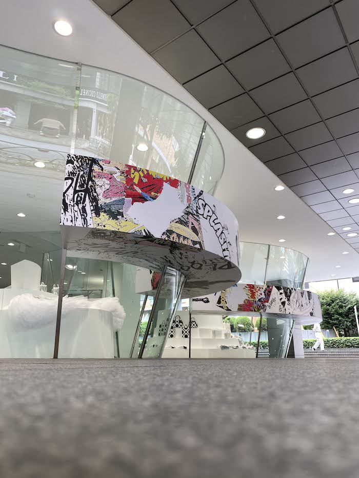 曲面ガラスが美しいフィーチャー・システムズ 往年のデザイン