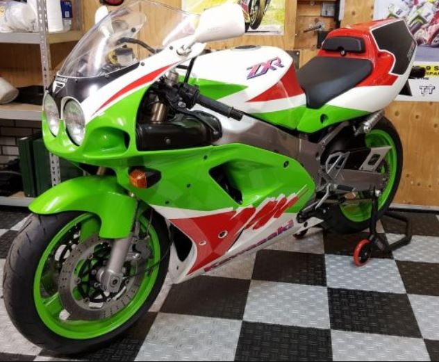 In Holland – 1993 Kawasaki ZXR750R M | Bike-urious