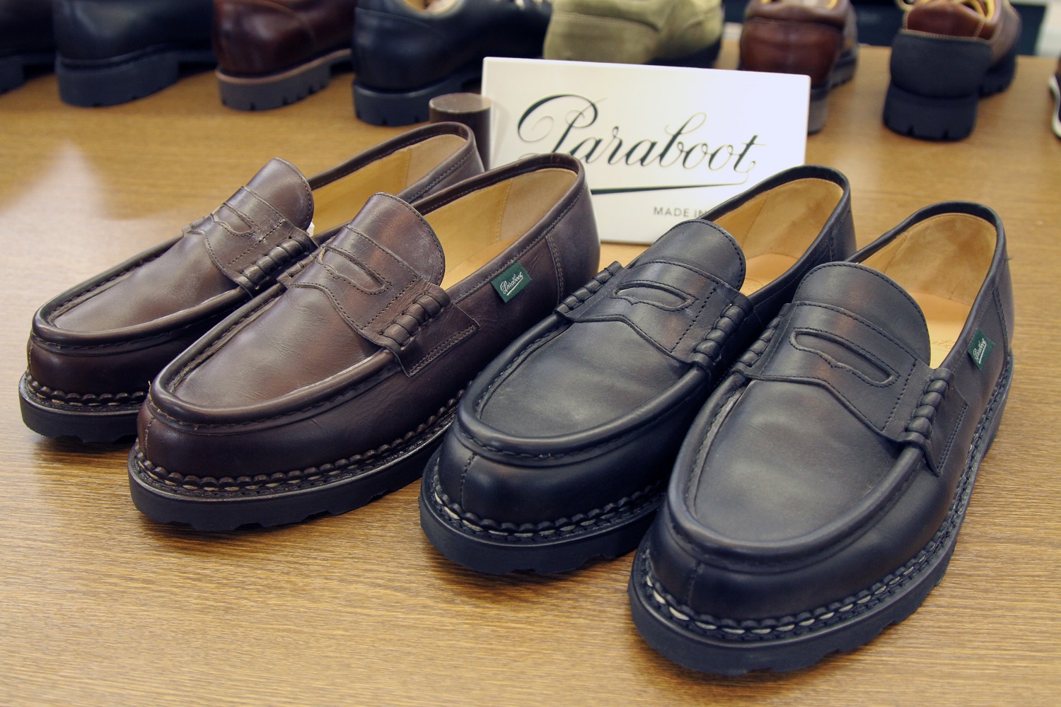 カジュアルに定番人気PARABOOT/パラブーツの厚底ローファー「REIMS