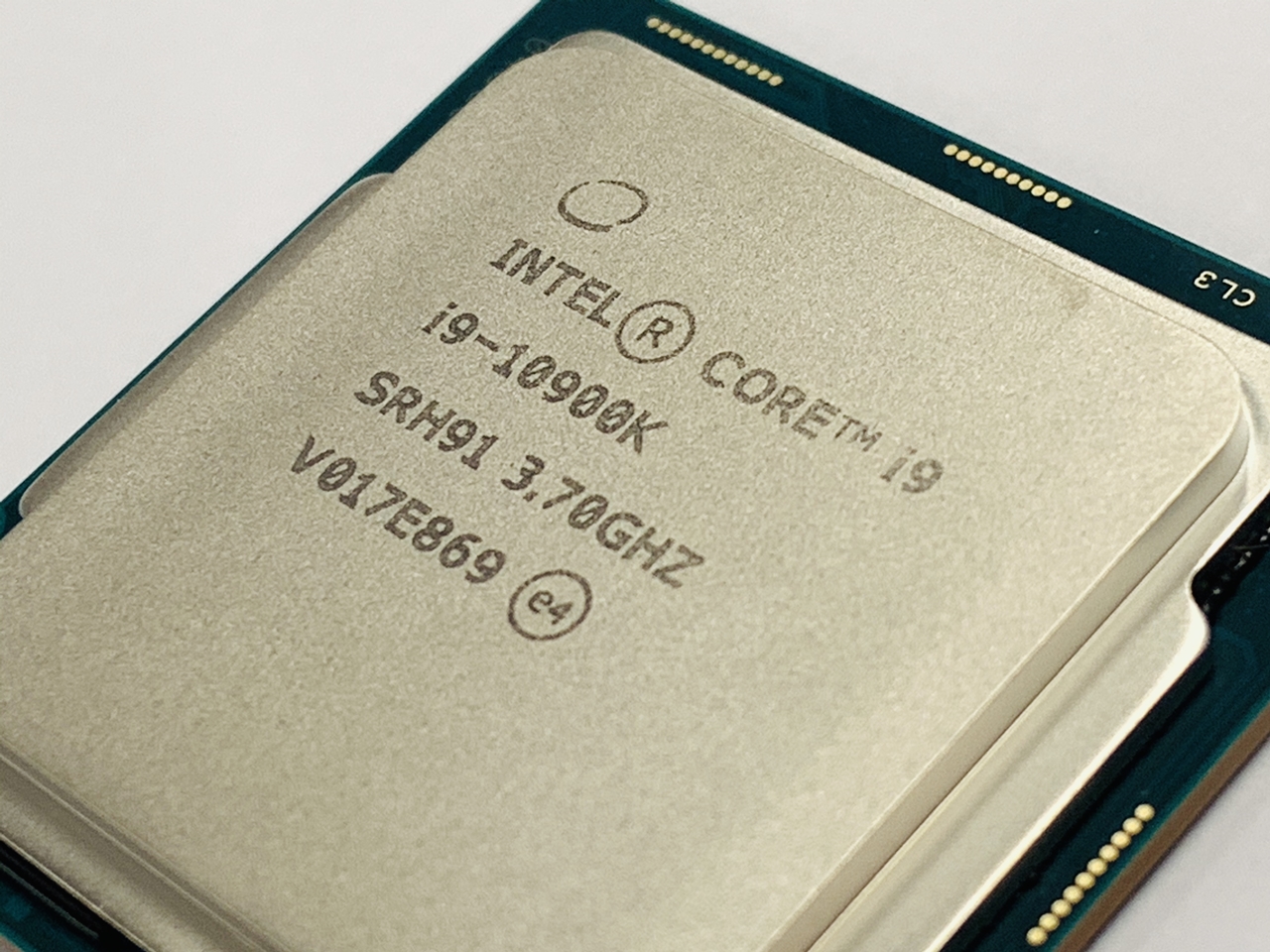 Overclocking the Intel Core i9-10900K (Comet Lake) to 5.4GHz on
