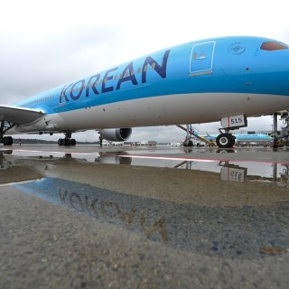 大韓航空、初便を東京/成田線に投入 41年ぶりの新ロゴ描いた787-10就航