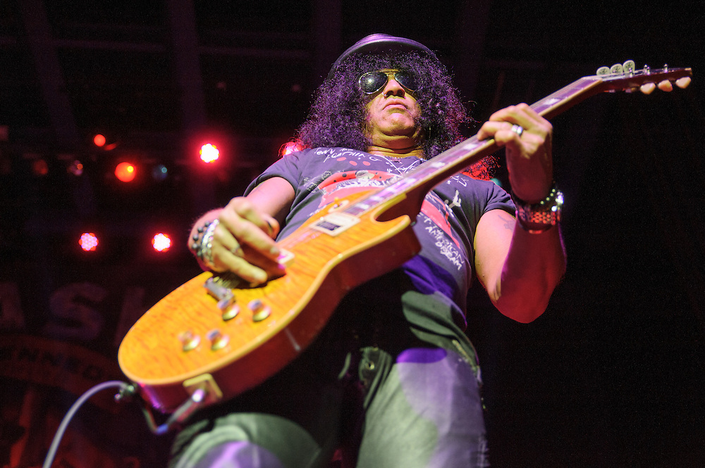 Photos of Guitarist Slash Performing w/ Myles Kennedy 2012
