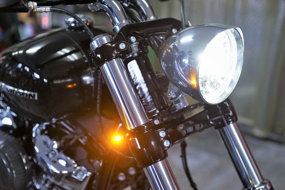 新商品ヘッドライトステー FXBR/S Breakoutブレイクアウトを大変身3回