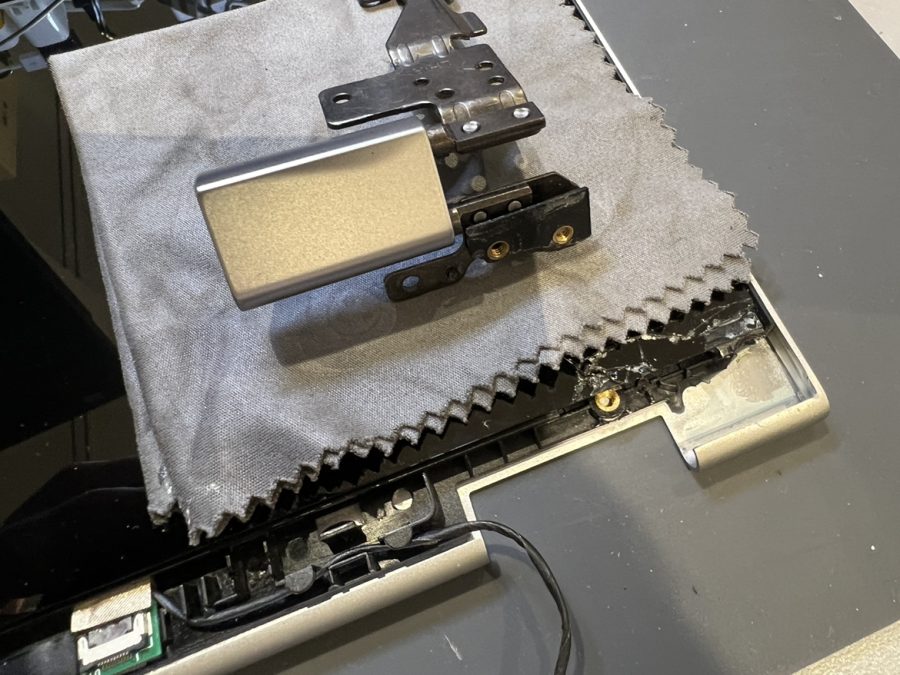 Lenovo IdeaPad Flex 5 (15ALC05) ヒンジ破損(開閉)を修理！専用接着剤