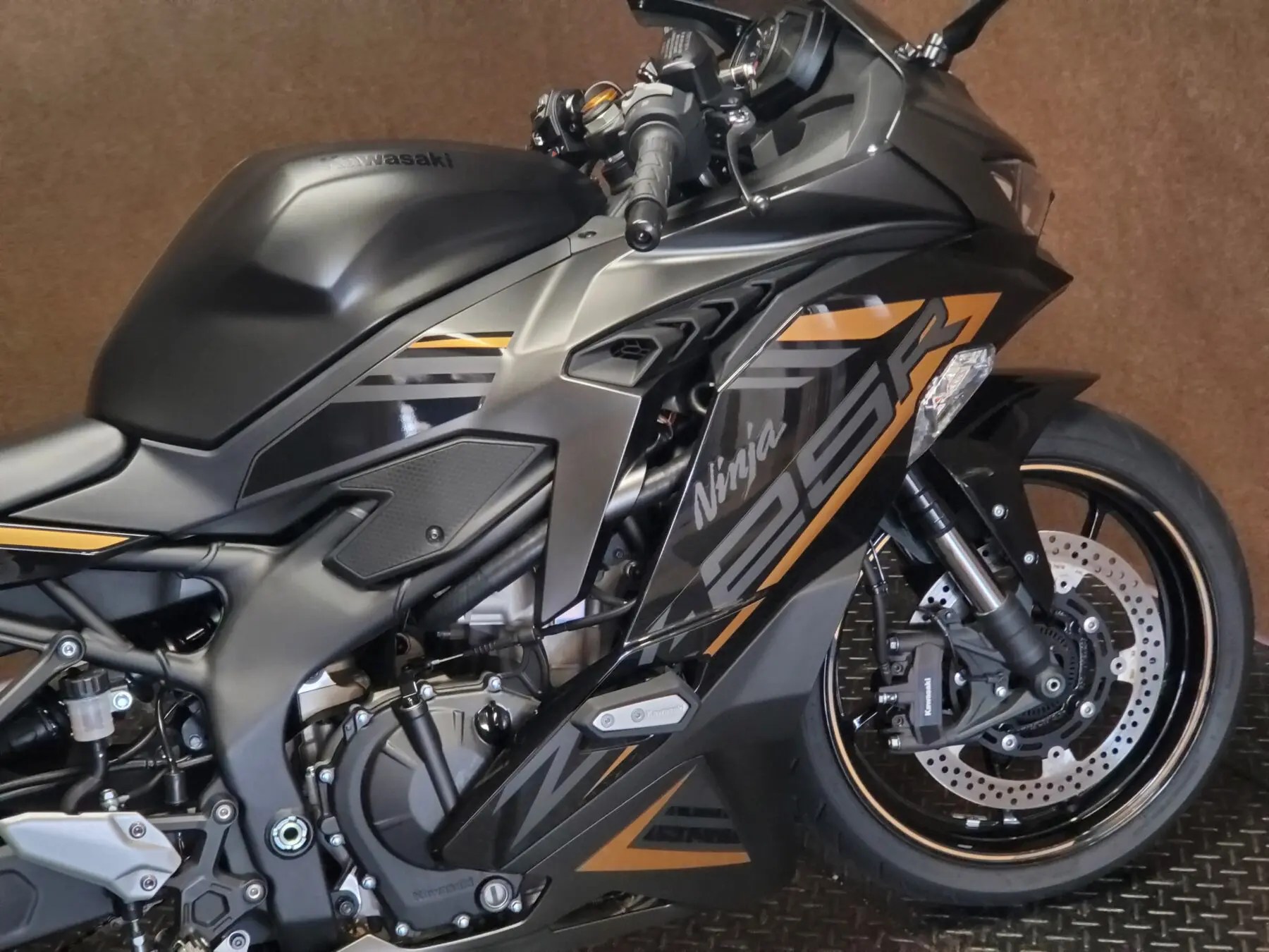 上げろ回転数！NinjaZX-25R フルEX装着 特選中古車！｜バイク・自転車