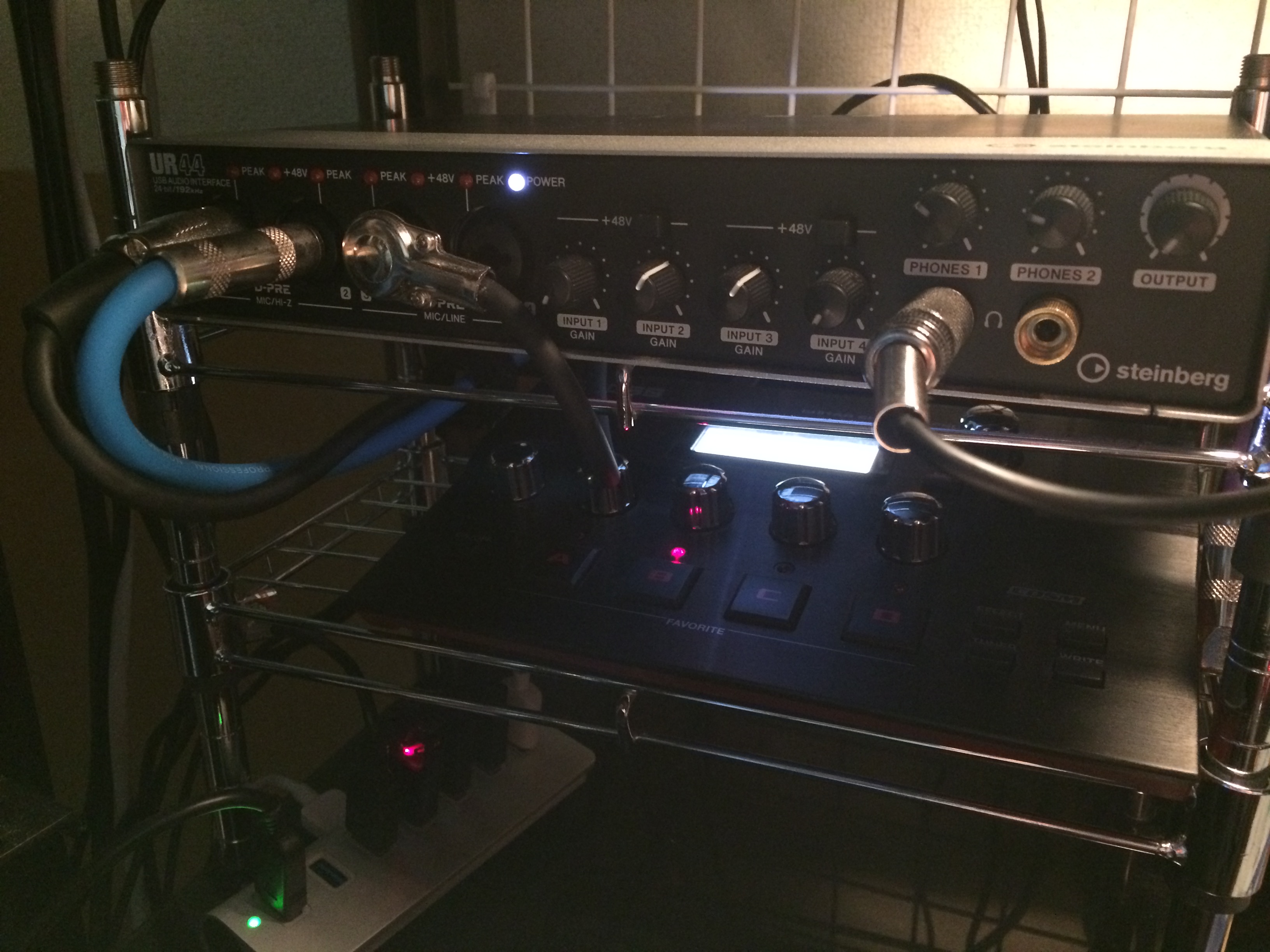 ライブでも十分使える！ギター用マルチエフェクターのレビュー。【BOSS