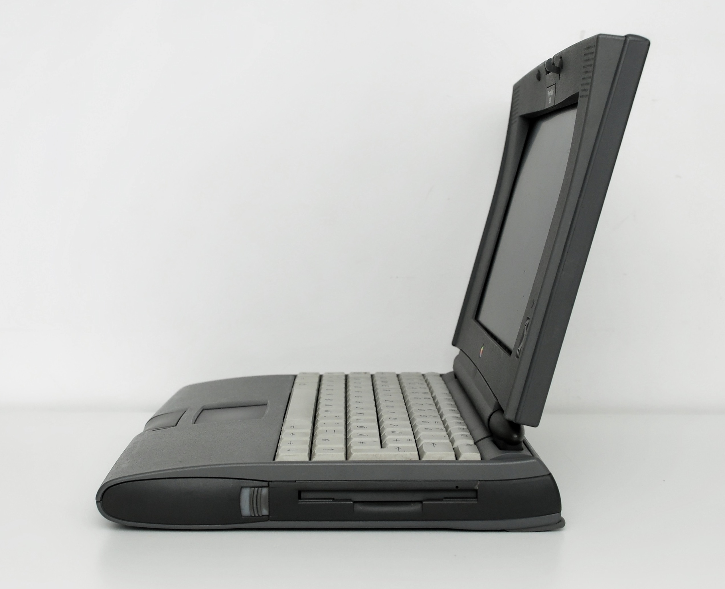 Apple Macintosh Powerbook 520 - Old Crap Vintage Computing