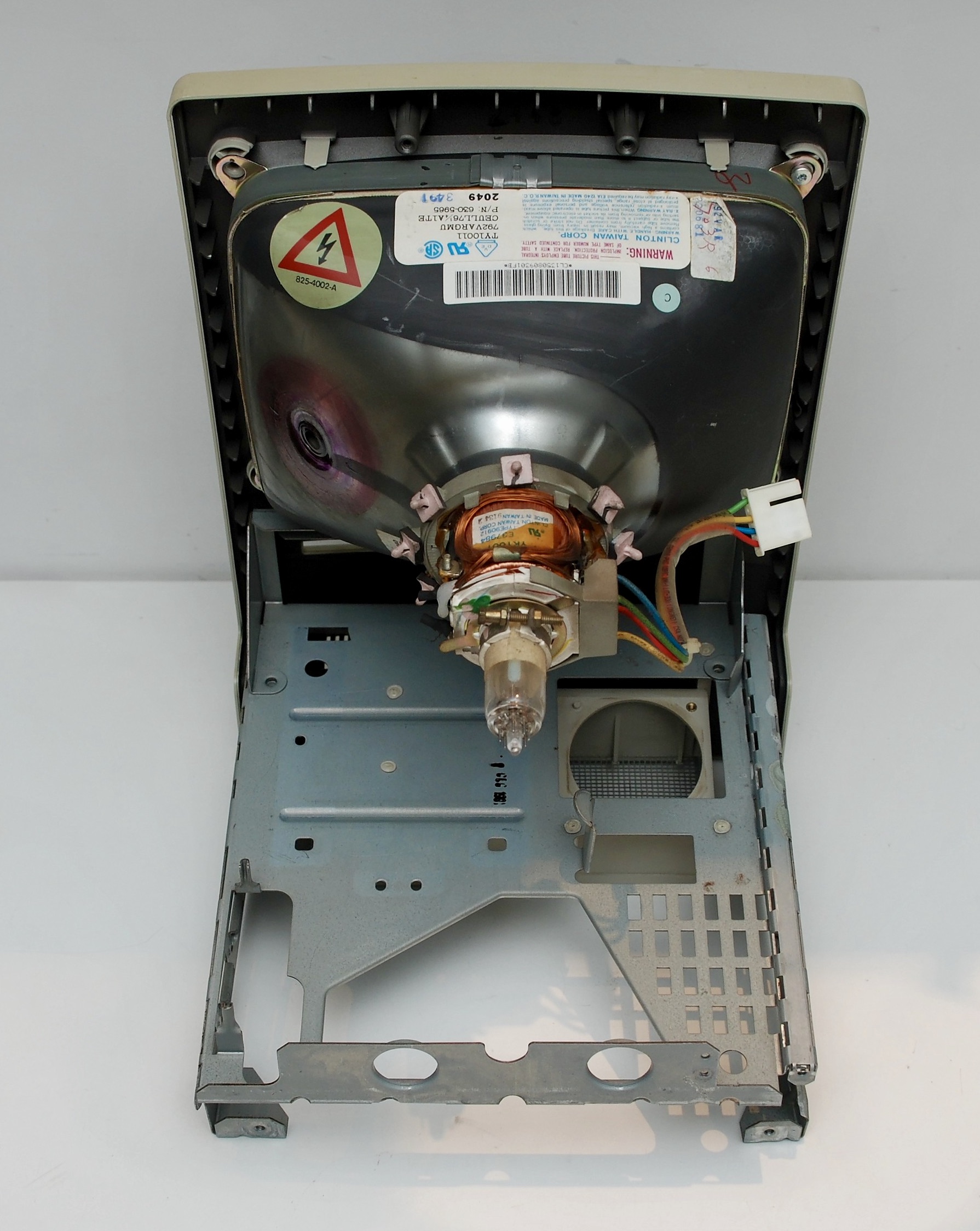 Macintosh Classic II - Old Crap Vintage Computing