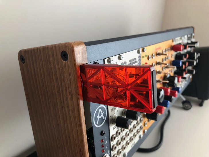 Product Review #3：Arturia RackBrute 〜 これからモジュラーを始める