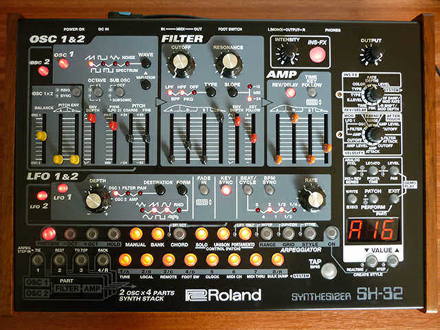 COOL!!! ローランド SH-32 カスタム・モデルがeBayに出品中 - ICON