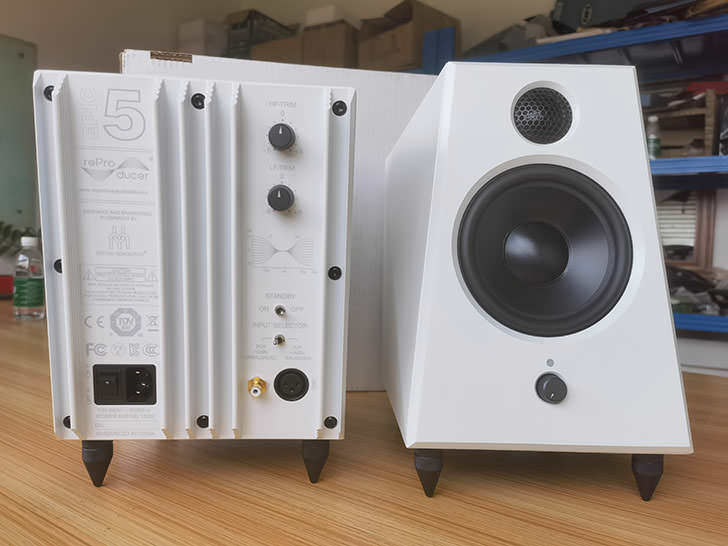 人気のモニター・スピーカー、reProducer Audio Epic 5にホワイト