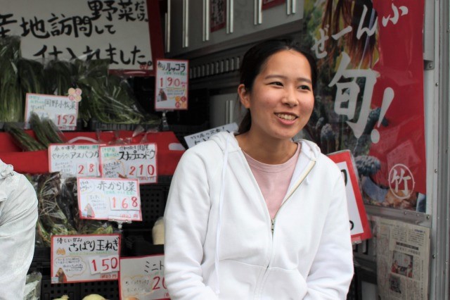 八百屋のタケシタ×Ichiban KOBE「形はワルいが味はイイ。」産地直送の