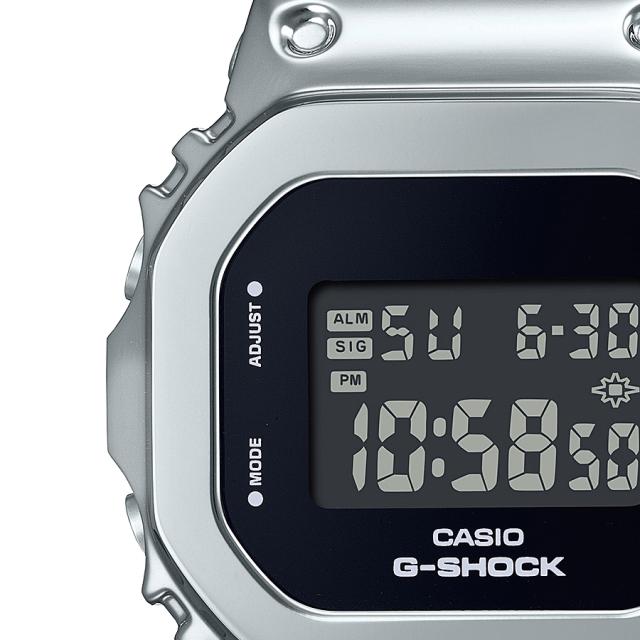 G-SHOCK ミッドサイズ メタルカバード 5600 GM-S5600U-1JF メンズ