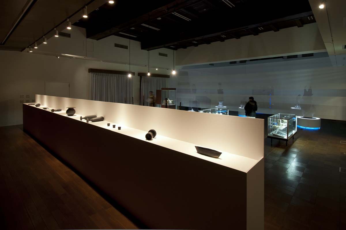 会場構成(藤原絵里佳・四井雄大・岩村遠 陶展)／設計事例／家山真建築