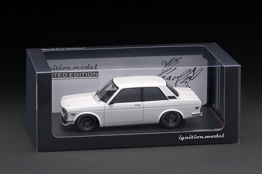 IG3303 1/18 Datsun Bluebird (510) White With Mr.Yokoyama | LINE UP