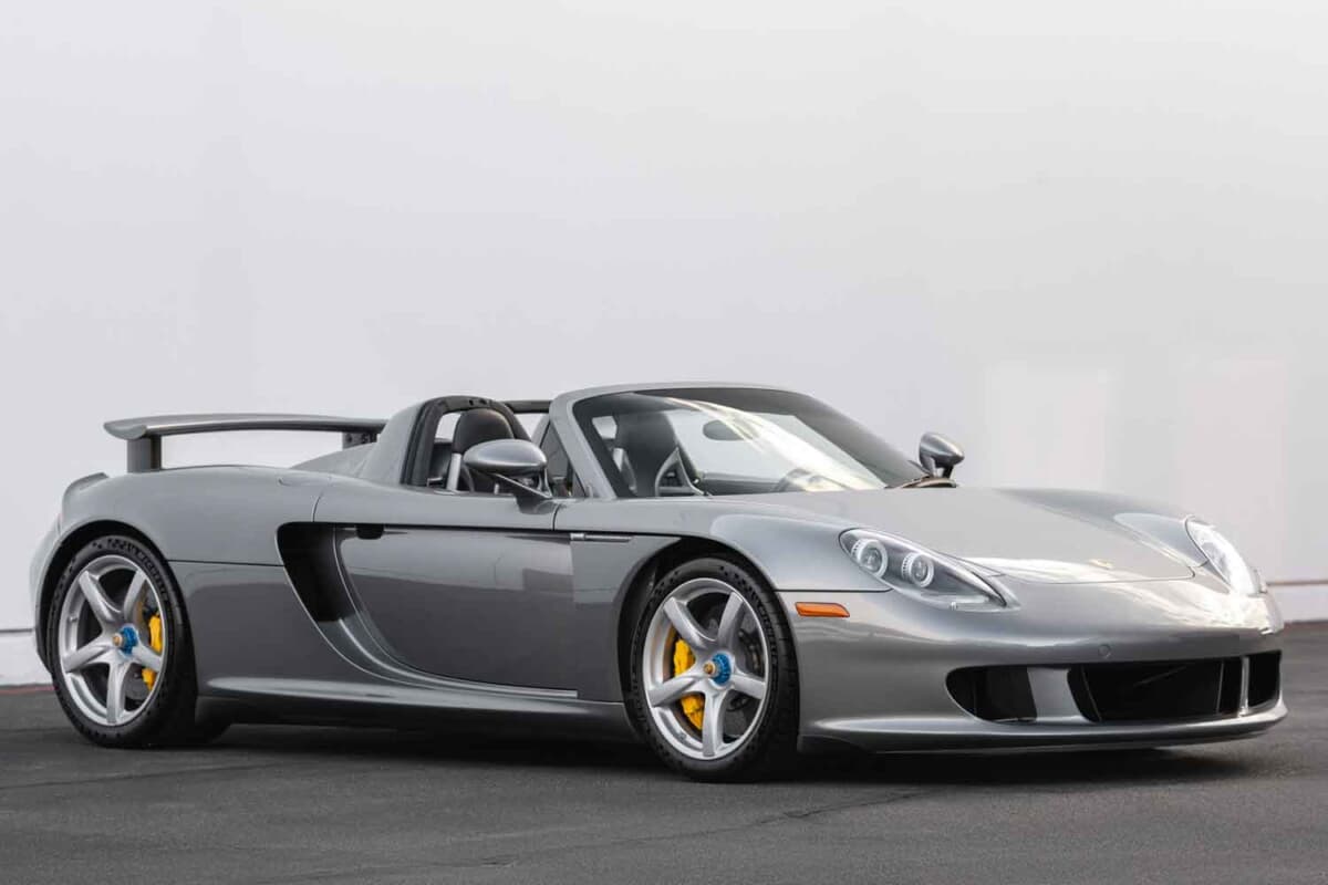 走行距離わずか3435kmのポルシェ「カレラGT」に驚愕の4億8100万円で