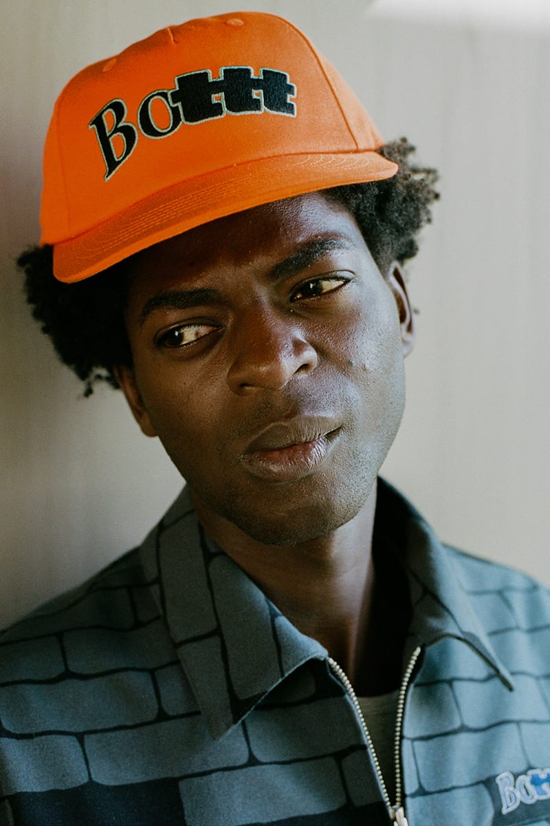 ティーが設立10周年を記念してボットとのコラボアイテムを発売