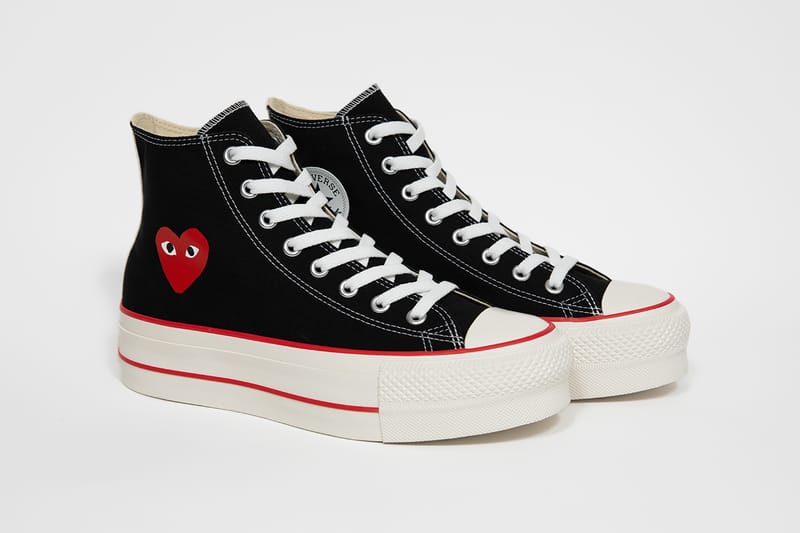 プレイ コムデギャルソン x コンバースから初の厚底シューズが登場