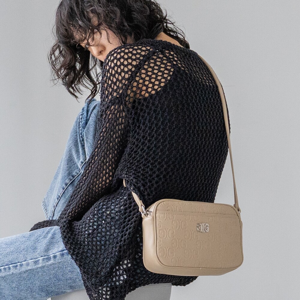 GYDA エンボス スクエアショルダーバッグ GY-B215 | ジェイダ(GYDA