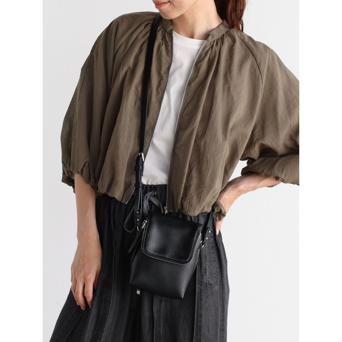 ボトムエンボスショルダーバッグ | ヌエール(nouer) | マルイウェブ