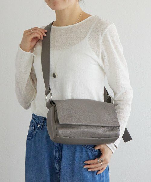 本革》レザーボディバッグ （ショルダーバッグ）｜BEARDSLEY