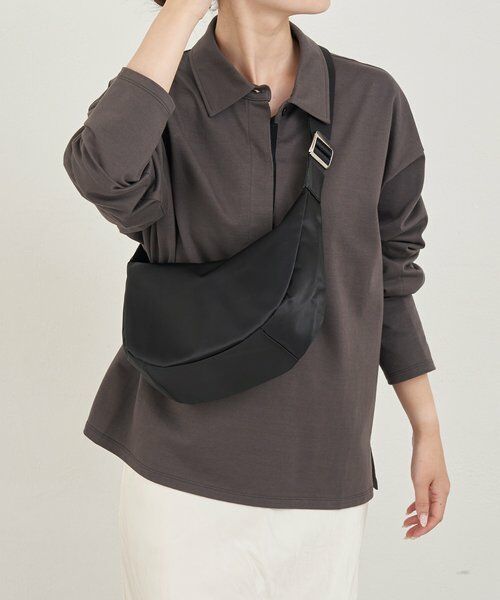 3/4～価格改定》クラウズナイロンラウンドショルダーバッグ