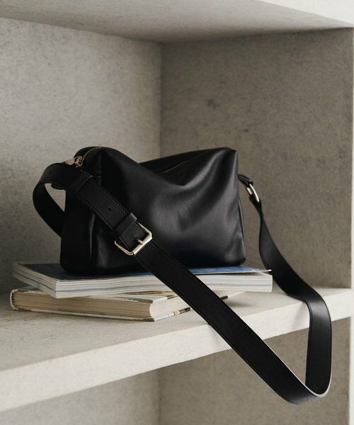 レザースクエアショルダーバッグ （ショルダーバッグ）｜russet