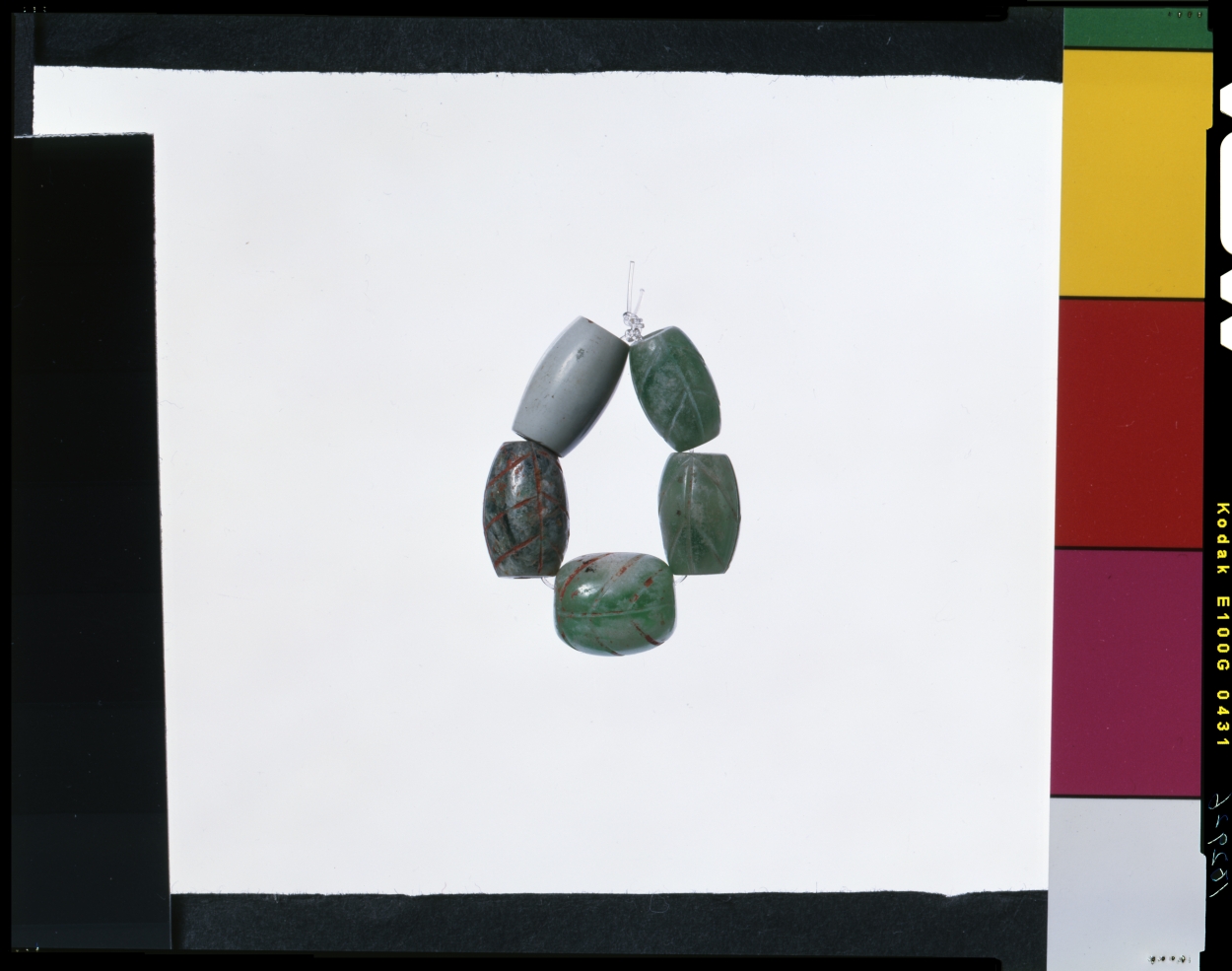 古墳時代 水晶棗玉（なつめたま） 古墳時代 水晶棗玉（なつめたま