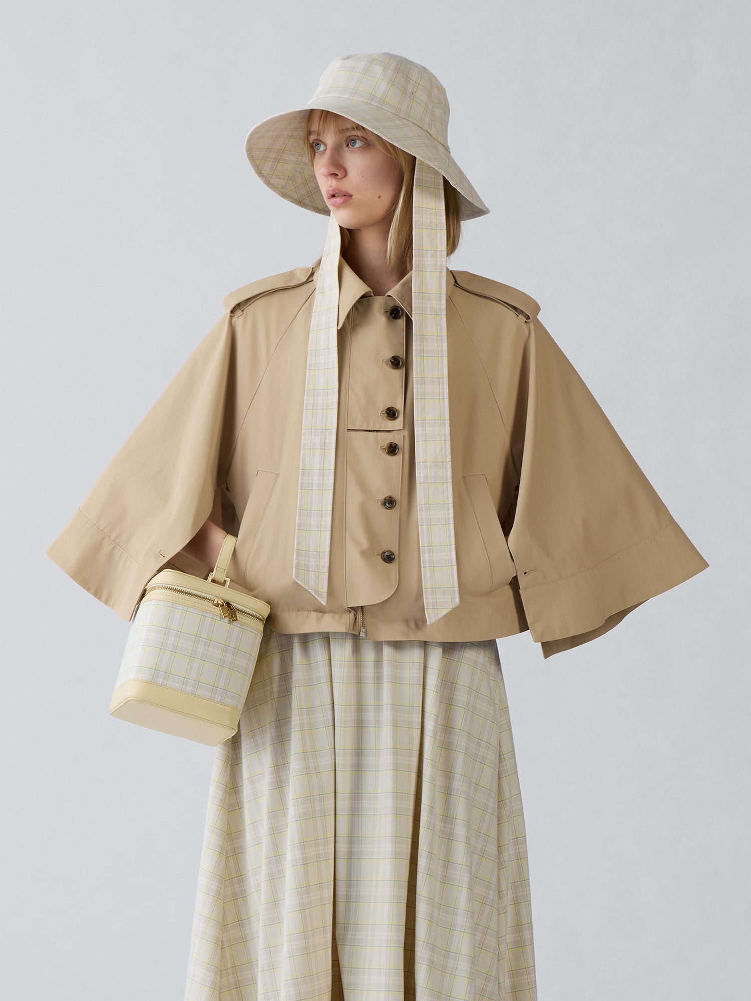 GU公式 | ショートケープコート by rokh