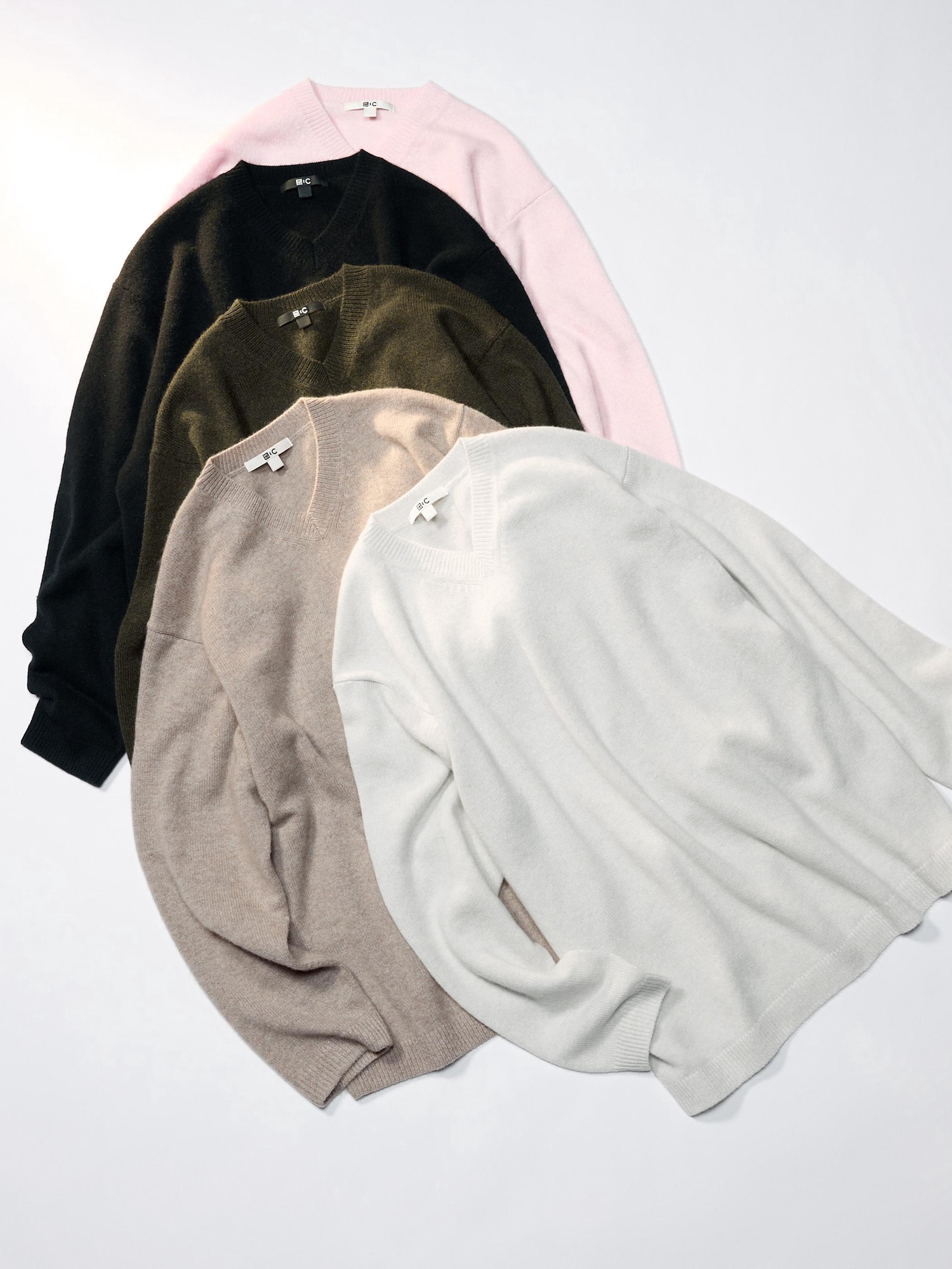 ユニクロ公式 | カシミヤリラックスVネックセーター