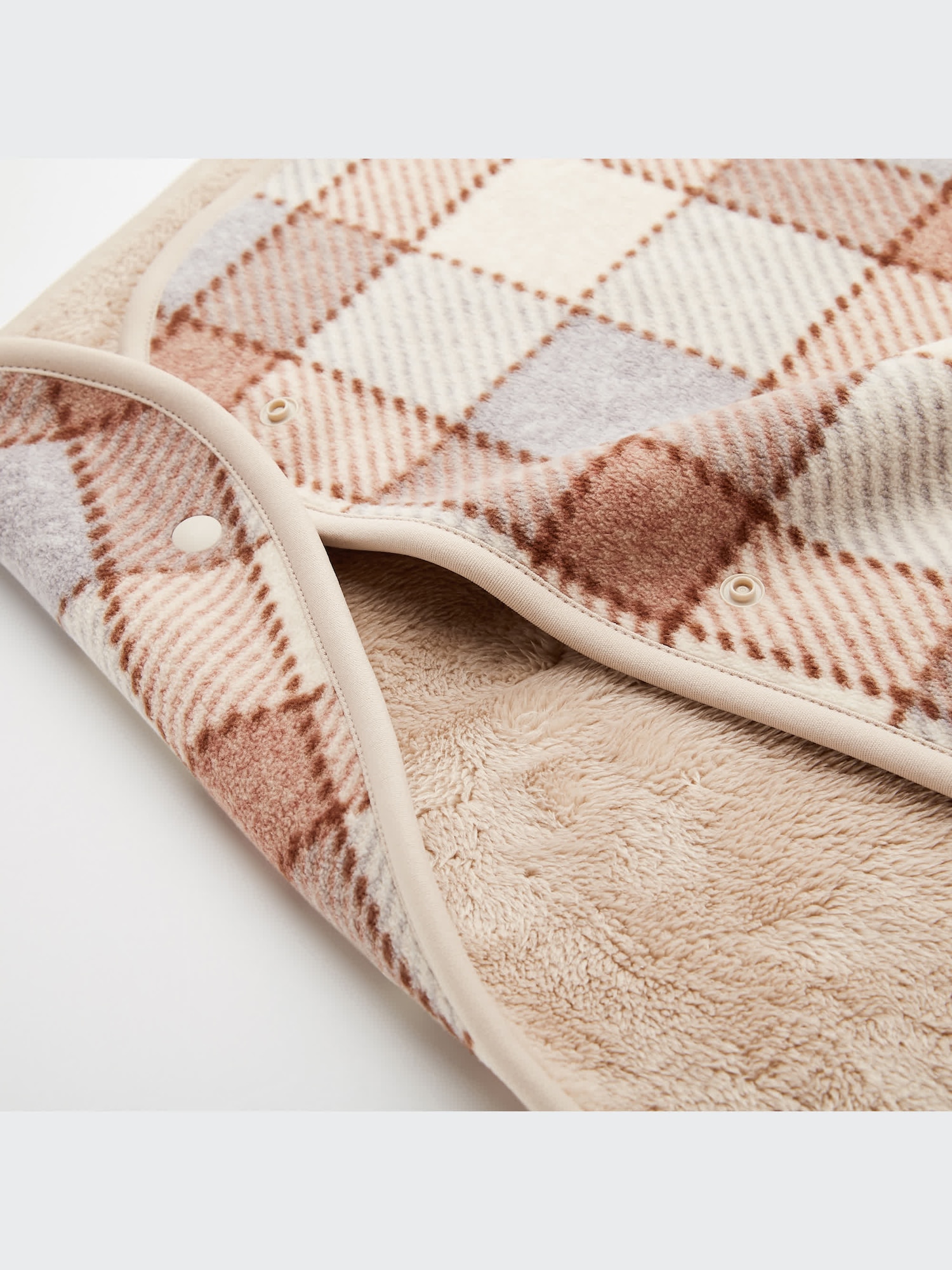 ユニクロ公式 | リバーシブルフリースブランケット