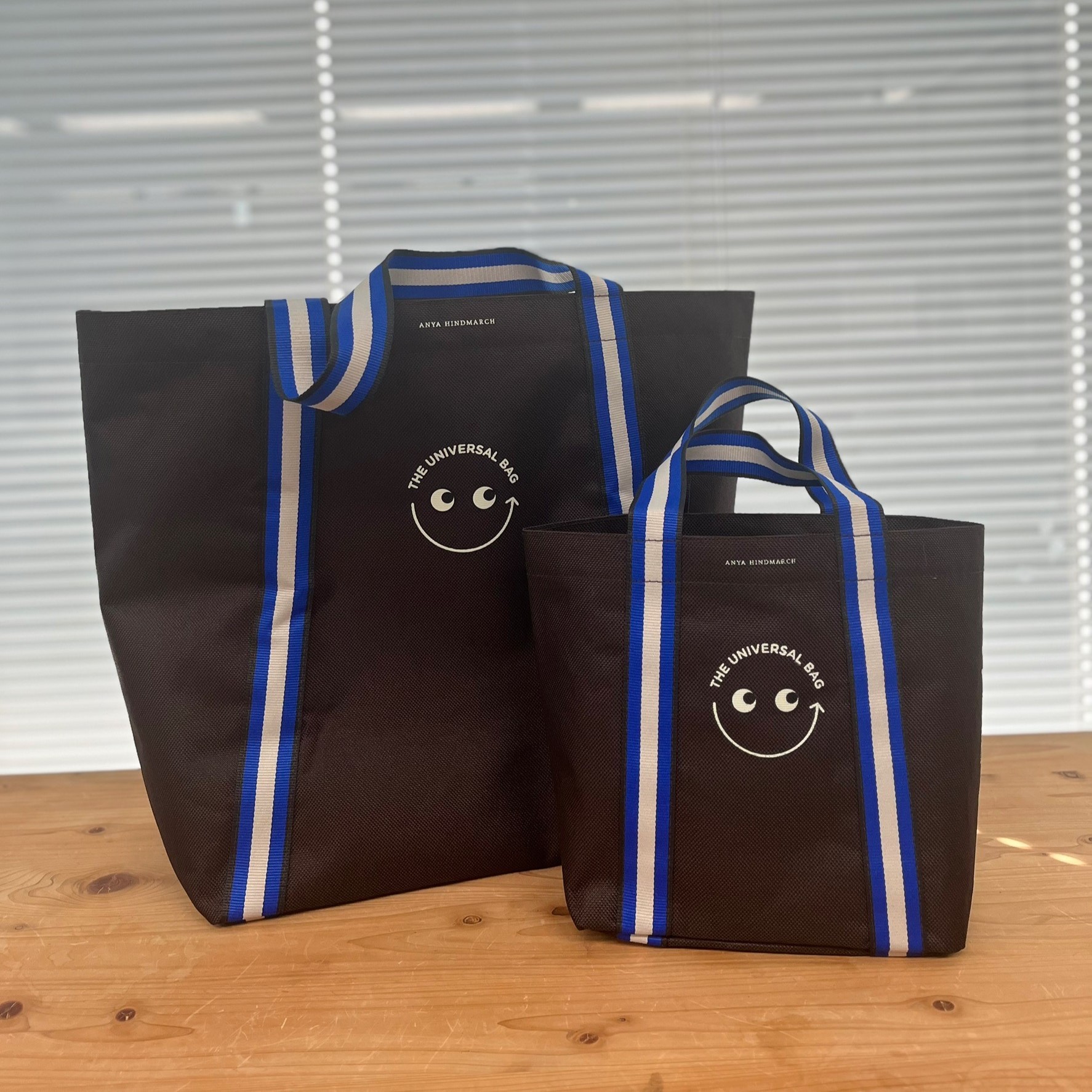 アニヤ ハインドマーチ】人気のユニバーサルバッグ、新作はオリジナル